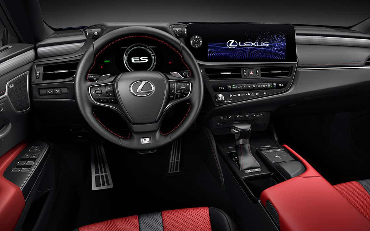 Lexus Thăng Long sở hữu trung tâm dịch vụ và khu vực bảo dưỡng sửa chữa xe